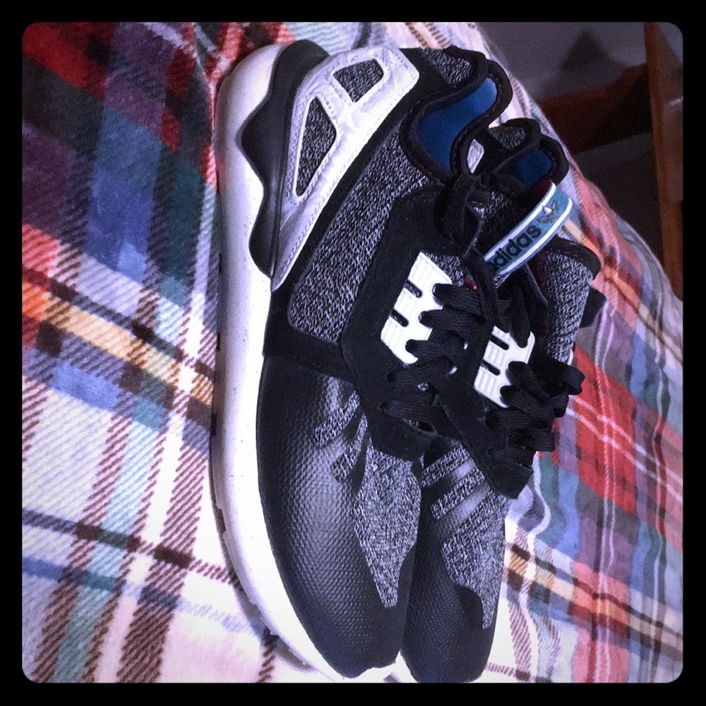 Adidis tubular size 7